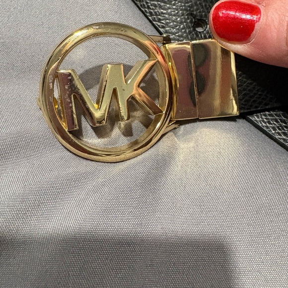 Women’s MICHAEL Michael Kors reversible belt - Picture 2 of 3